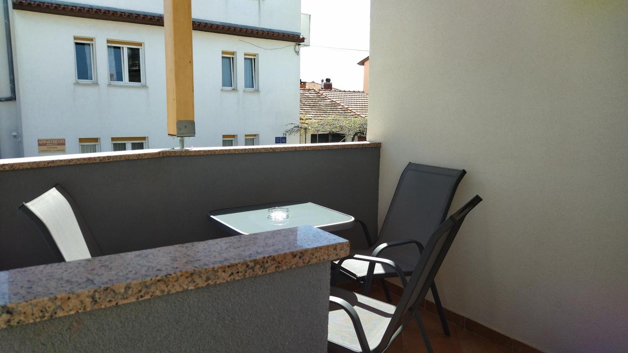 Apartment Uki Premantura Exterior photo